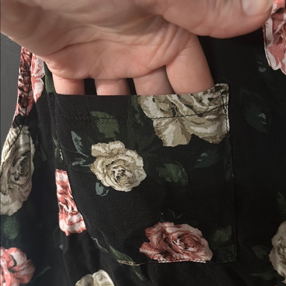 Torrid Floral Sleeveless Top Tie Waist- Black and Pink Floral 1X - Picture 3 of 5